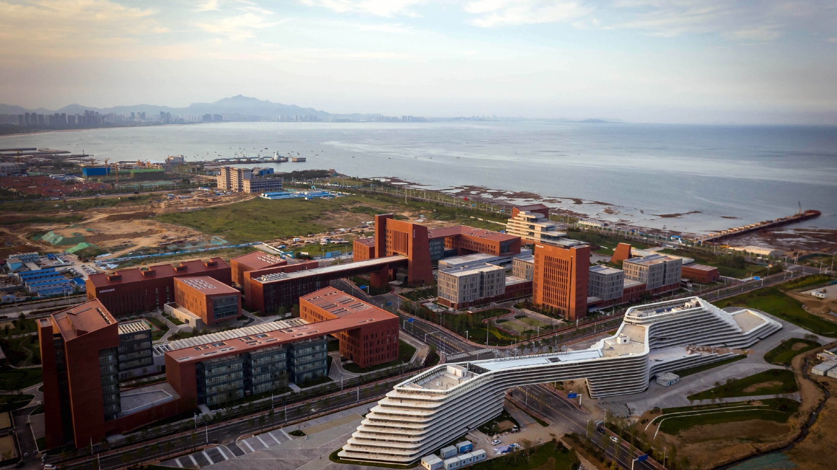 中建八局四公司中科院海洋大科学研究中心正式投入使用 