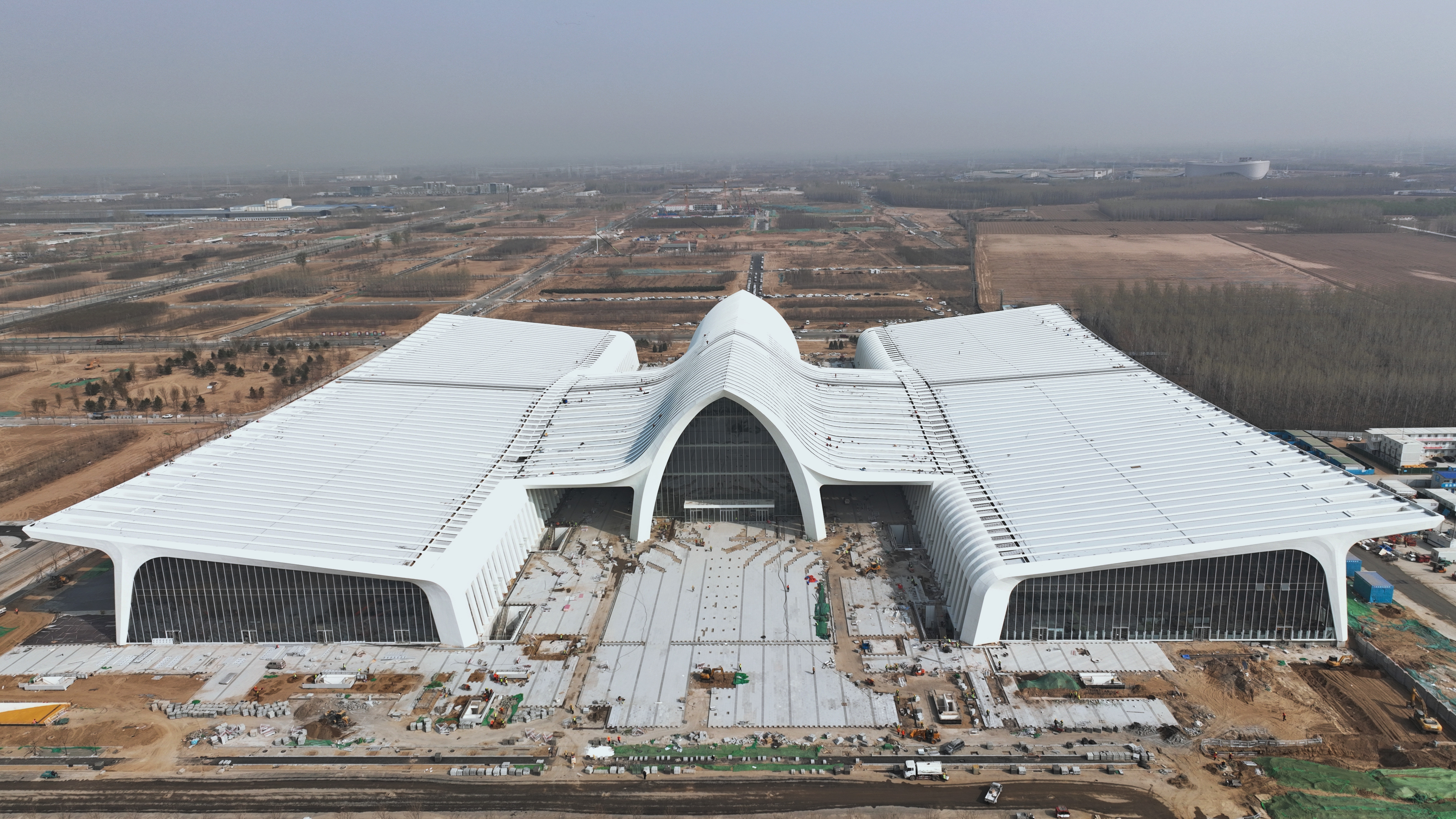 中建八局发展建设公司承建的廊坊临空国际会展中心项目竣工 