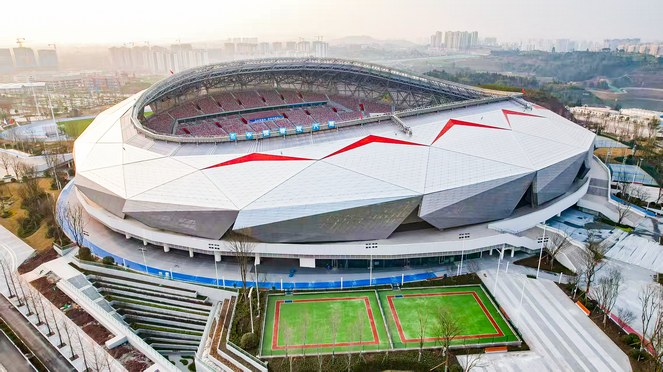04 项目体育场航拍特写.png