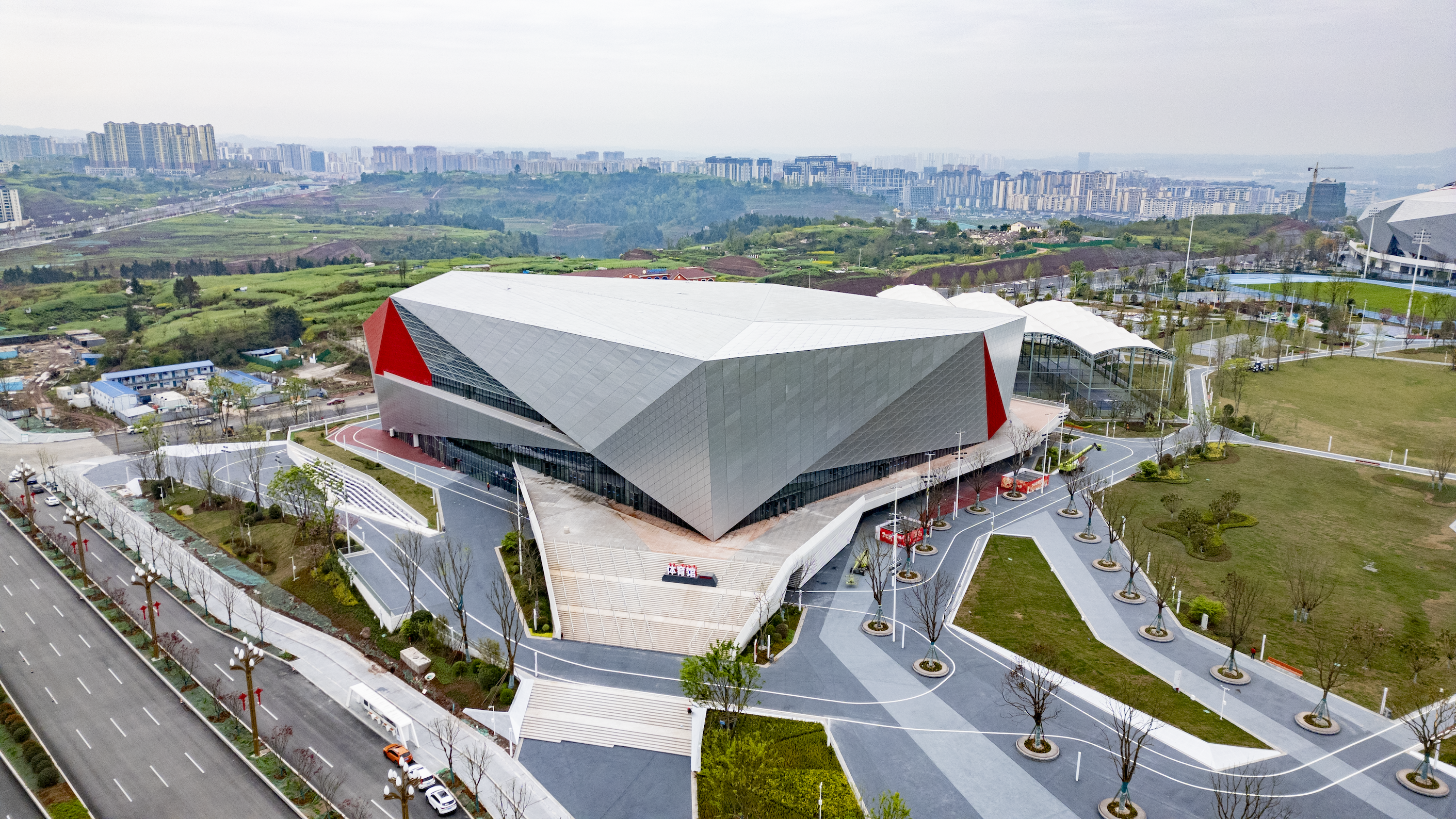 05 项目体育馆航拍特写.png