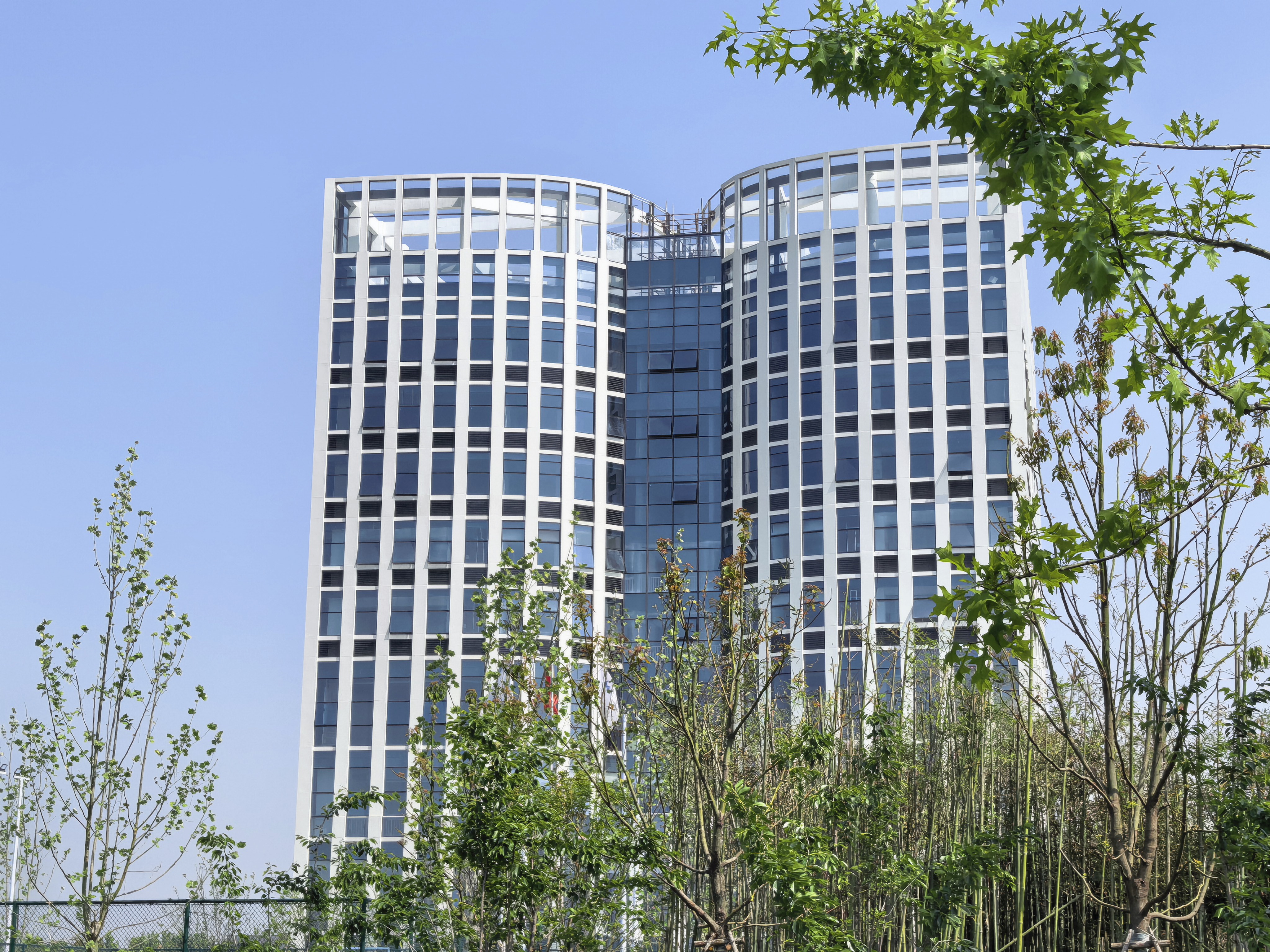 综合楼2.jpg 综合楼2.jpg